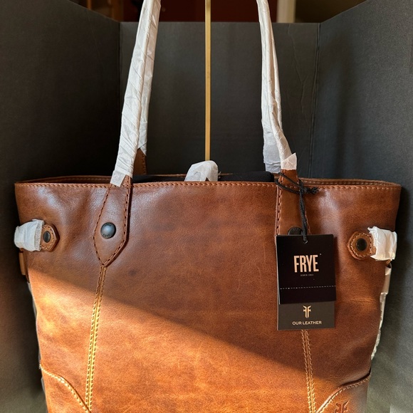 FRYE AND CO. Brown Leather Shoulder Bag